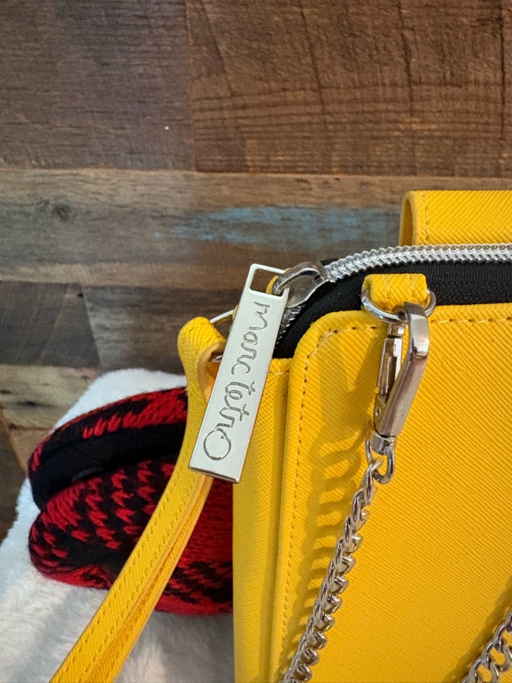 Yellow Dachshund Phone Crossbody with Chain Strap - Picture 3 of 6